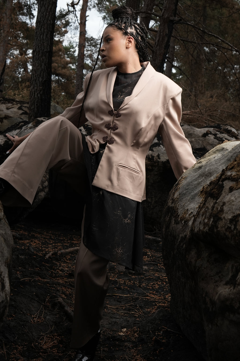 FUKAKO - Tailleur en crêpe japonais beige