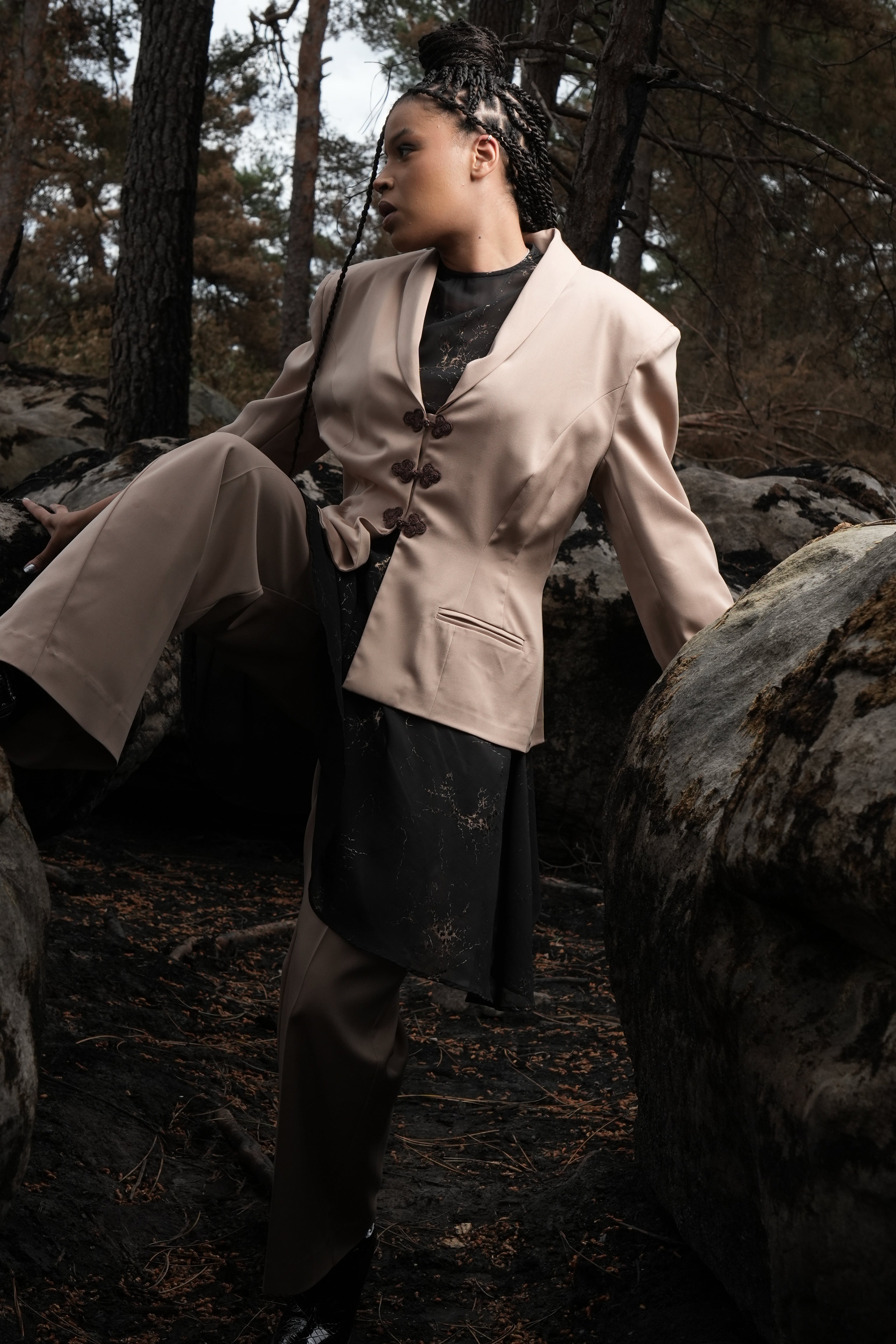 FUKAKO - Tailleur en crêpe japonais beige
