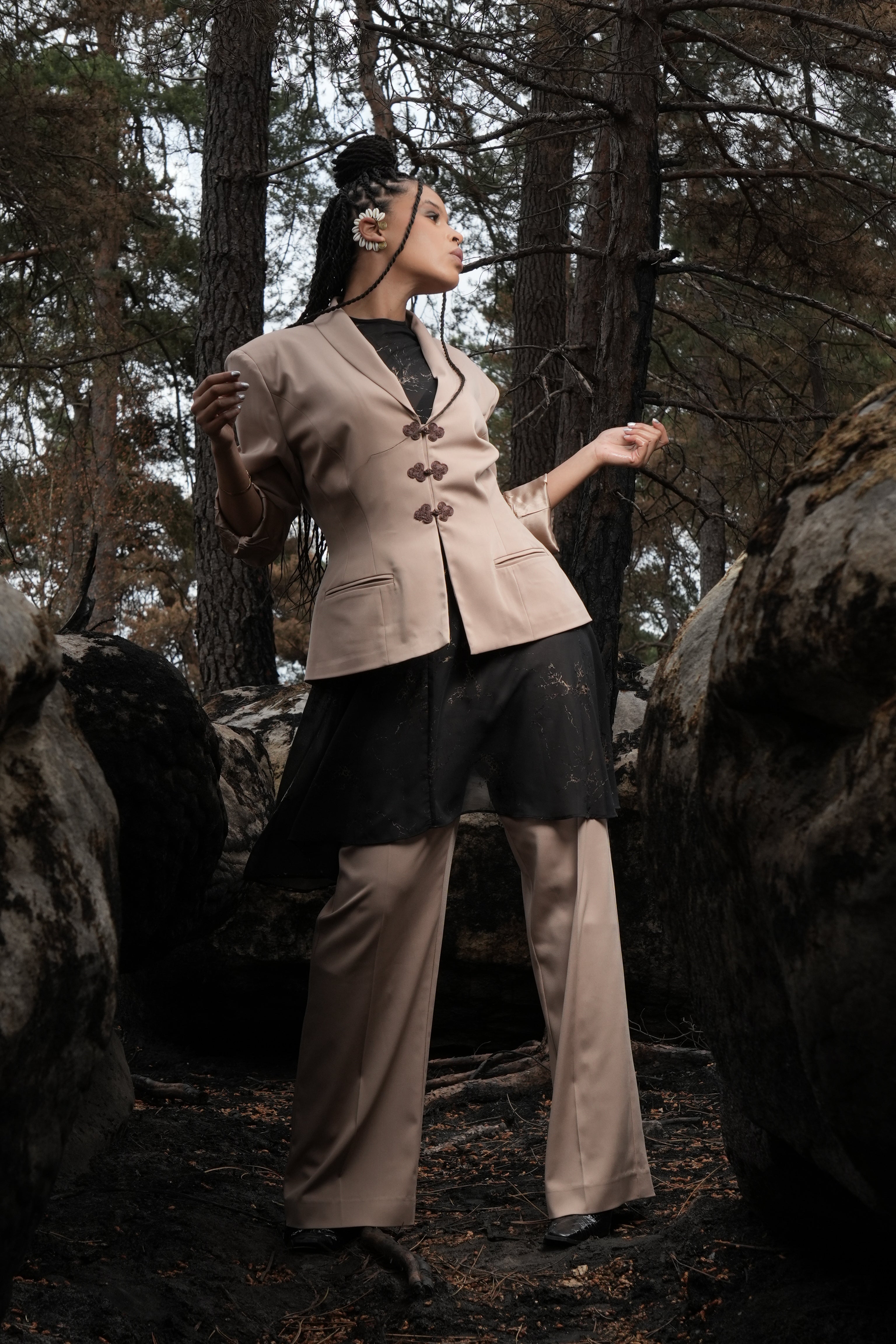 FUKAKO - Tailleur en crêpe japonais beige