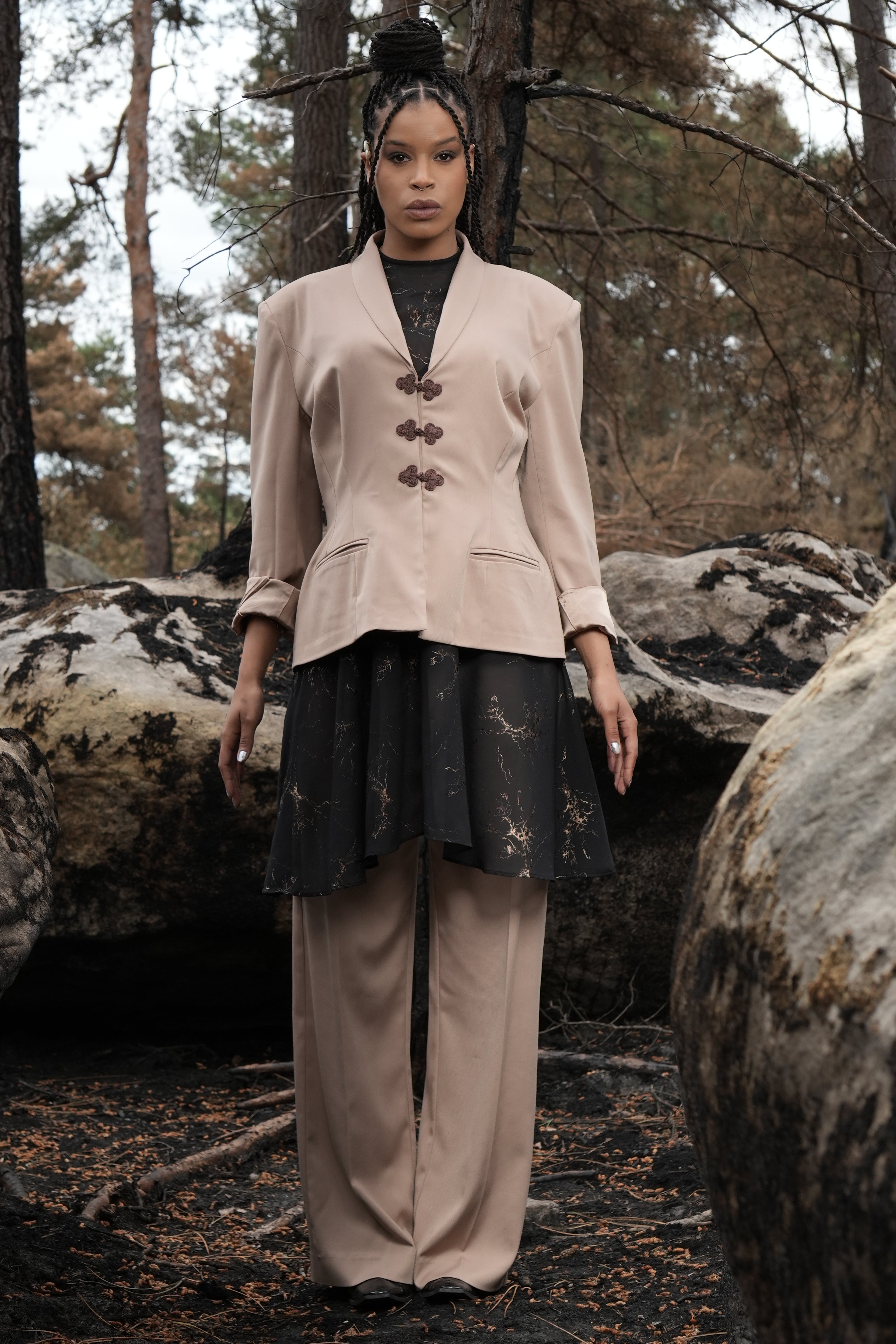 FUKAKO - Tailleur en crêpe japonais beige