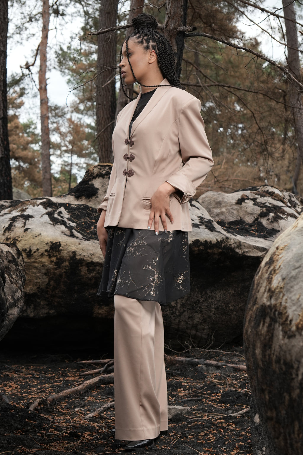 FUKAKO - Tailleur en crêpe japonais beige